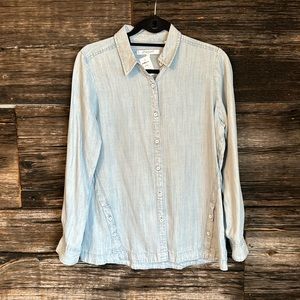 Foxcroft NWT Ligh Blue Chambray Blouse